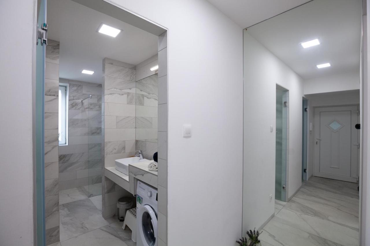 Stellar Downtown Szeged Apartment Luaran gambar