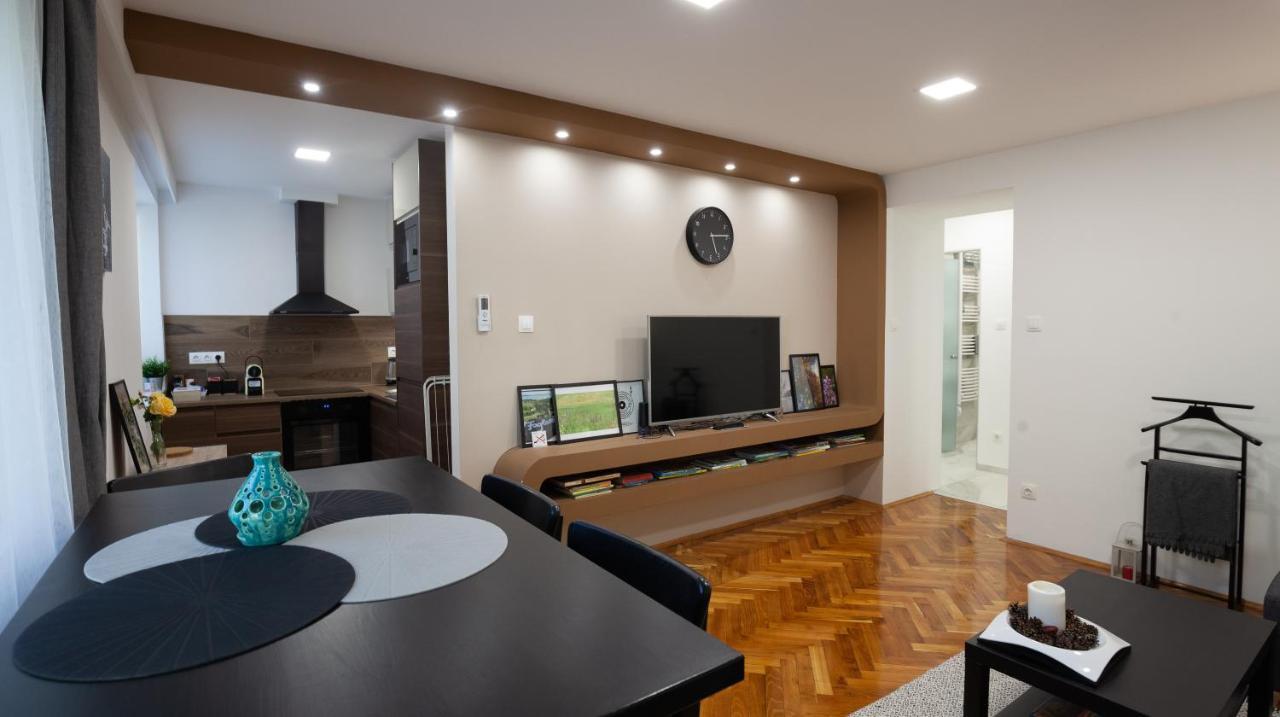 Stellar Downtown Szeged Apartment Luaran gambar