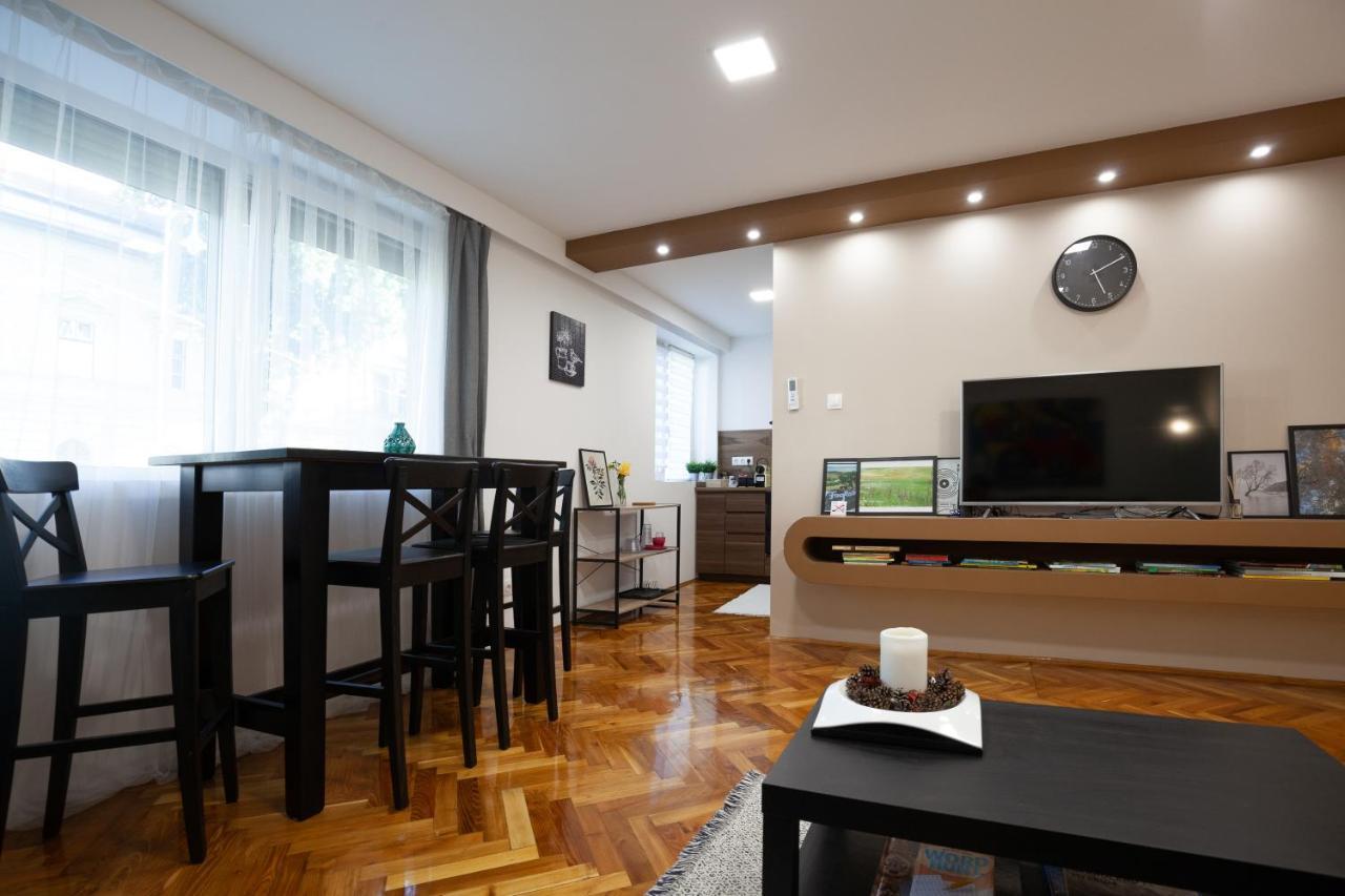 Stellar Downtown Szeged Apartment Luaran gambar
